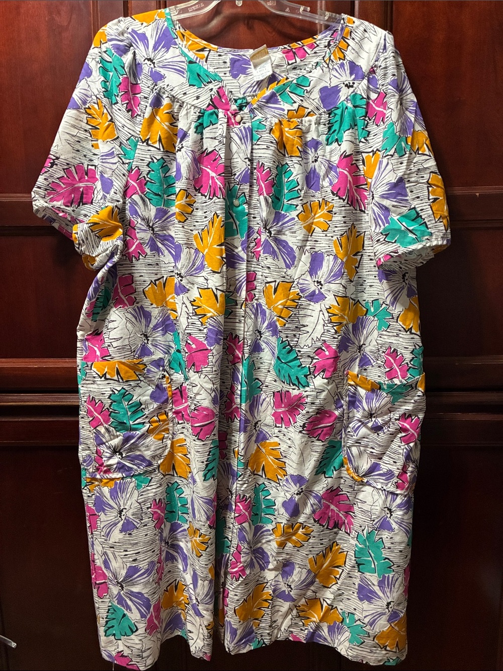 Vintage women’s 3X snap front closure short sleeve front pocket house dress